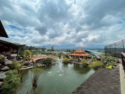 Danau & Gazebo
